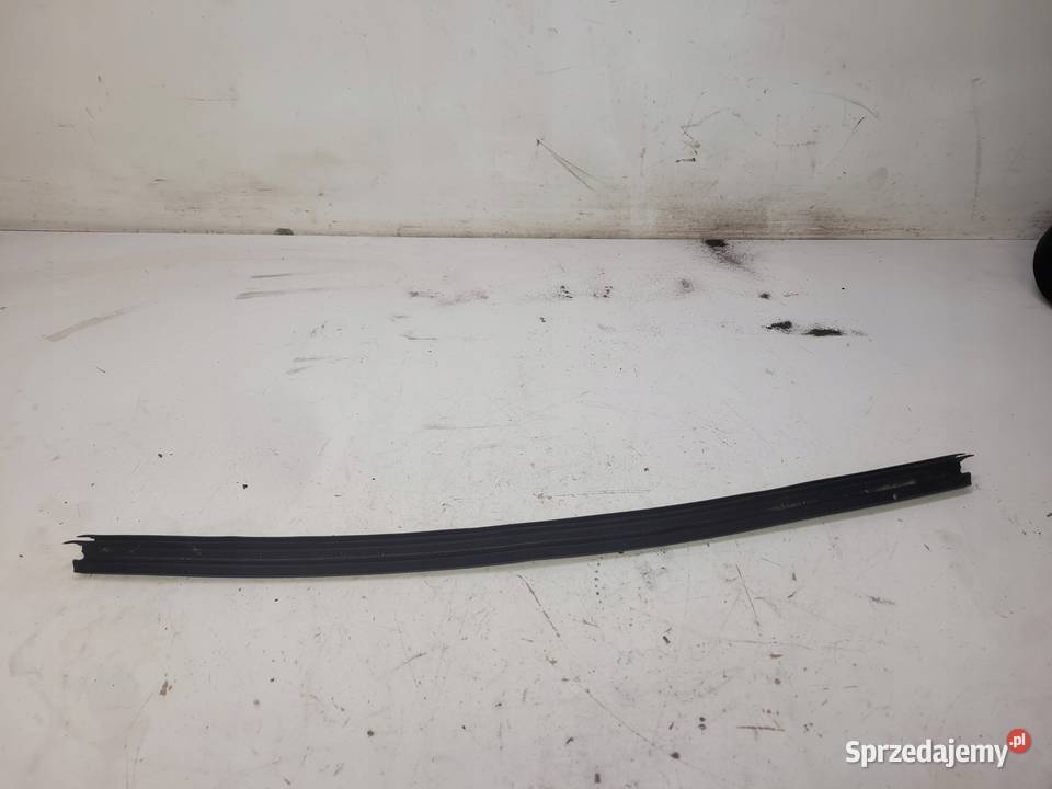 USZCZELKA DRZWI LEWY PRZÓD AUDI A4 B9 8W0837479 osobowe Przystajń sprzedam