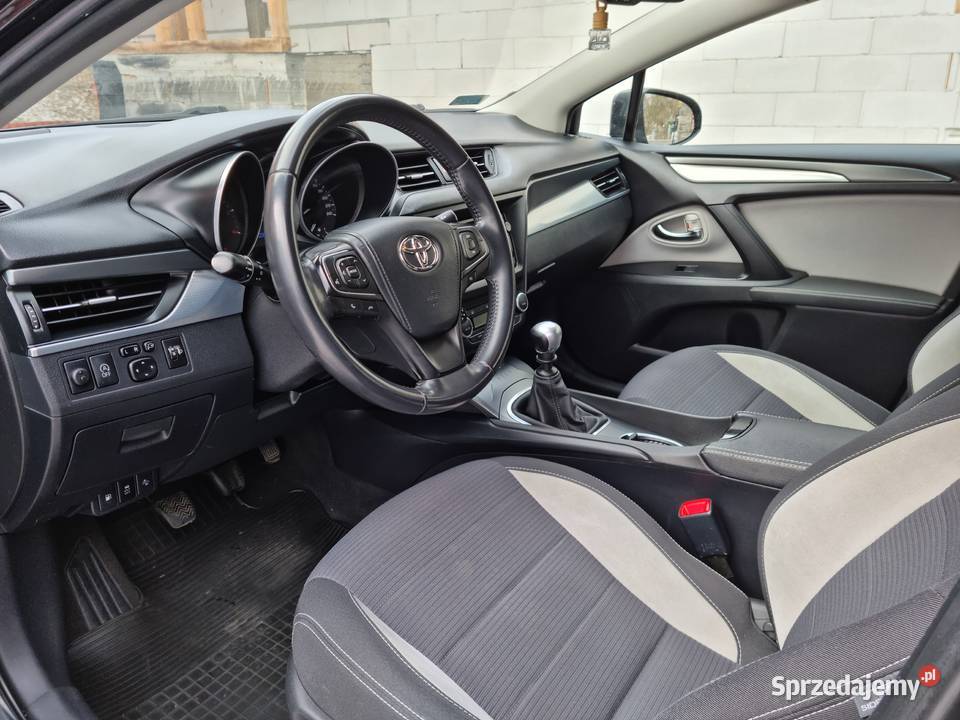 2017 Toyota avensis 4/5 małopolskie Nowy Sącz