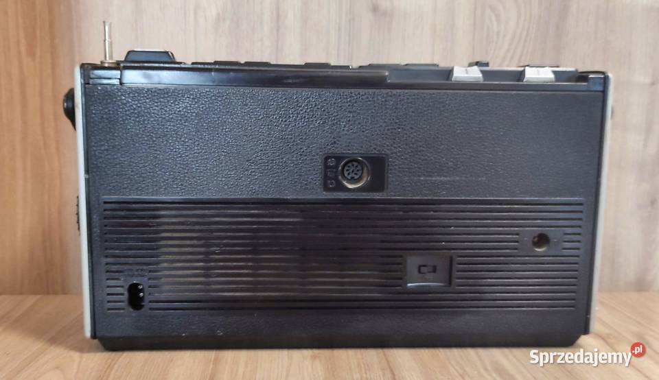 Radiomagnetofon Grundig RB 3200 prod ZRK UNITRA Pruszków