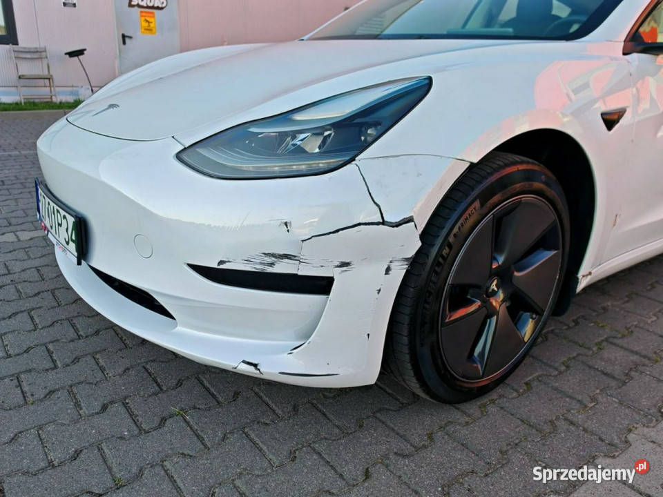 Tesla Model 3 wersja europejska bateria LFP kamera cofania Niepruszewo sprzedam