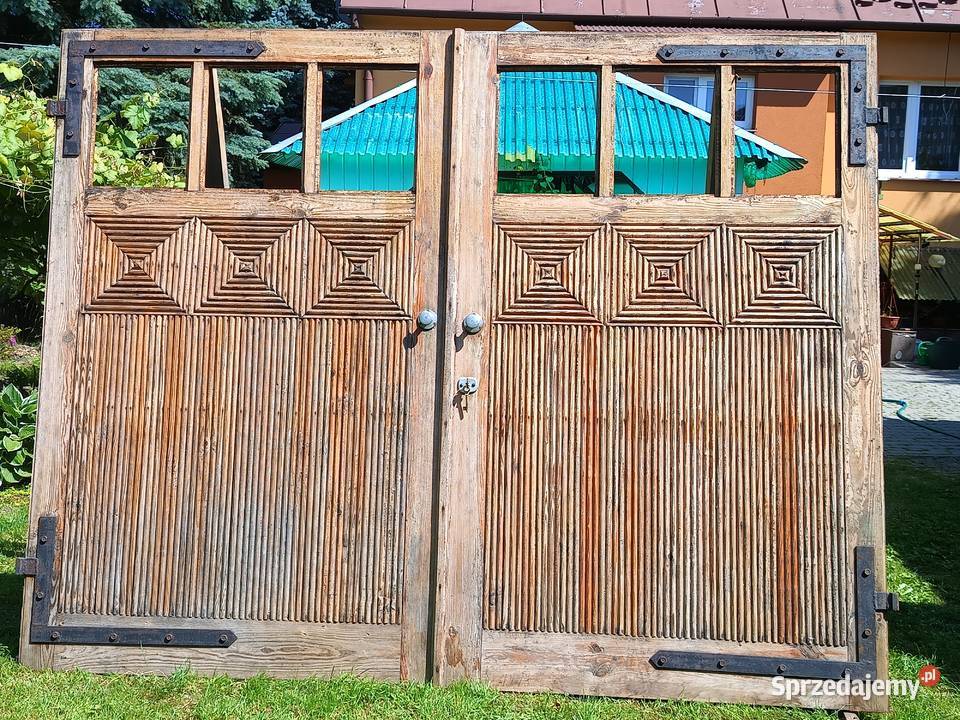 Drewniane drzwi garażowe z sosny żywicznej Osówka