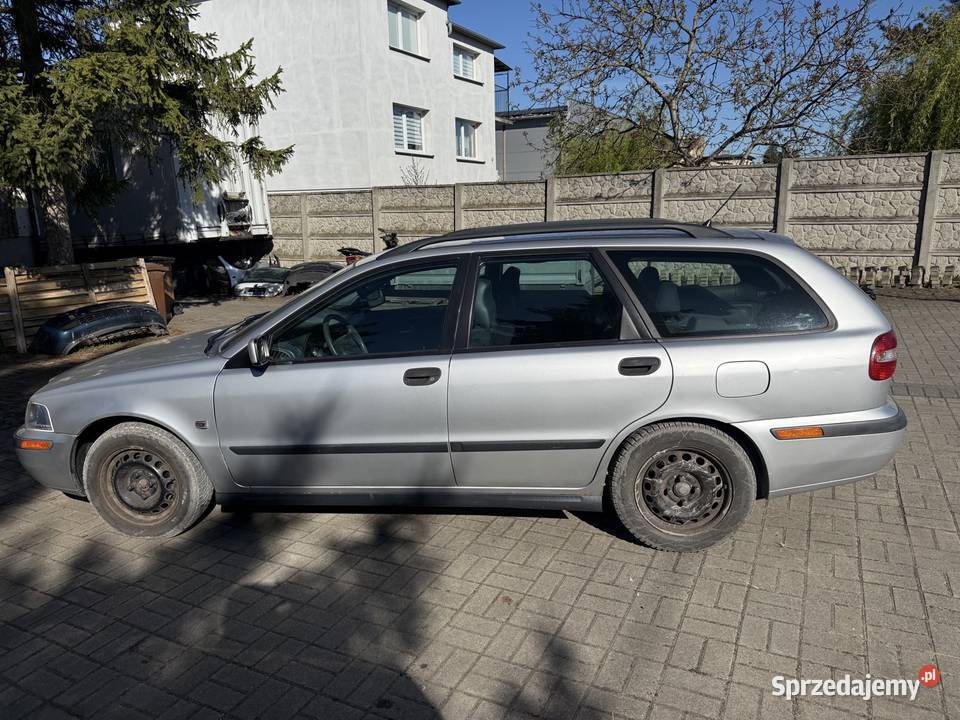 Volvo v40 2001r 18 benzyna