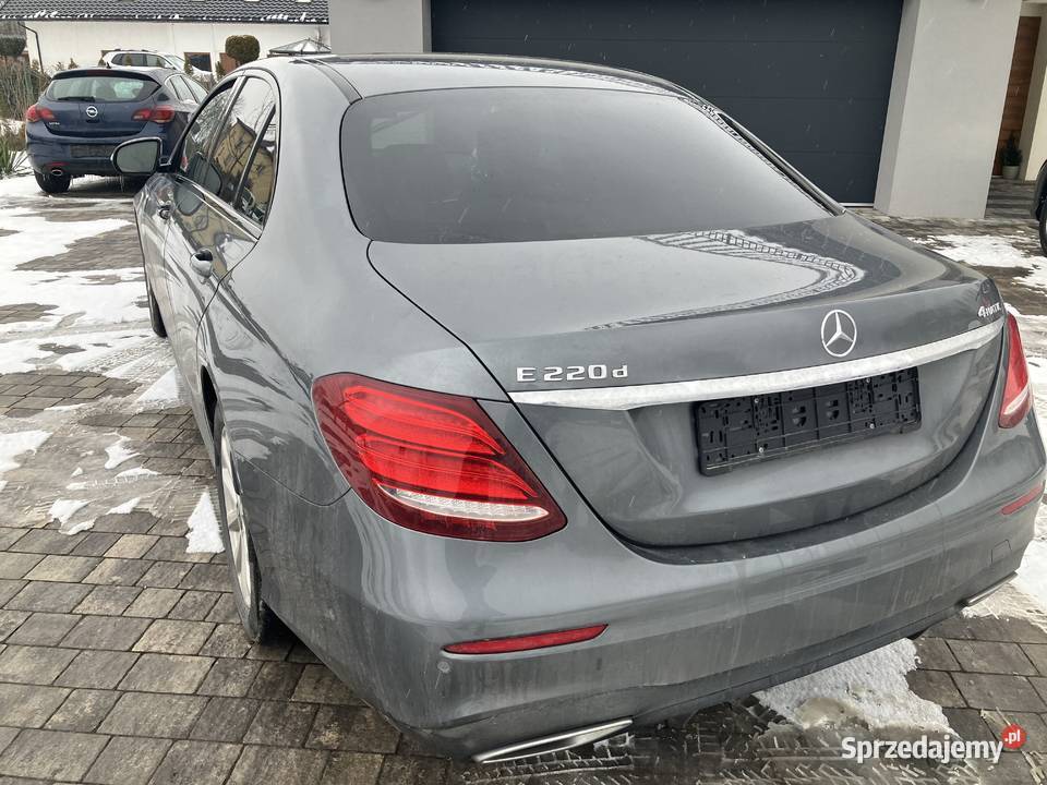 Mercedes E220 80 przebieg 2019 odtwarzacz DVD Zagnańsk sprzedam