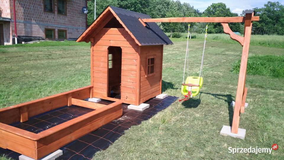 domek dzieci z huśtawka plac zabaw