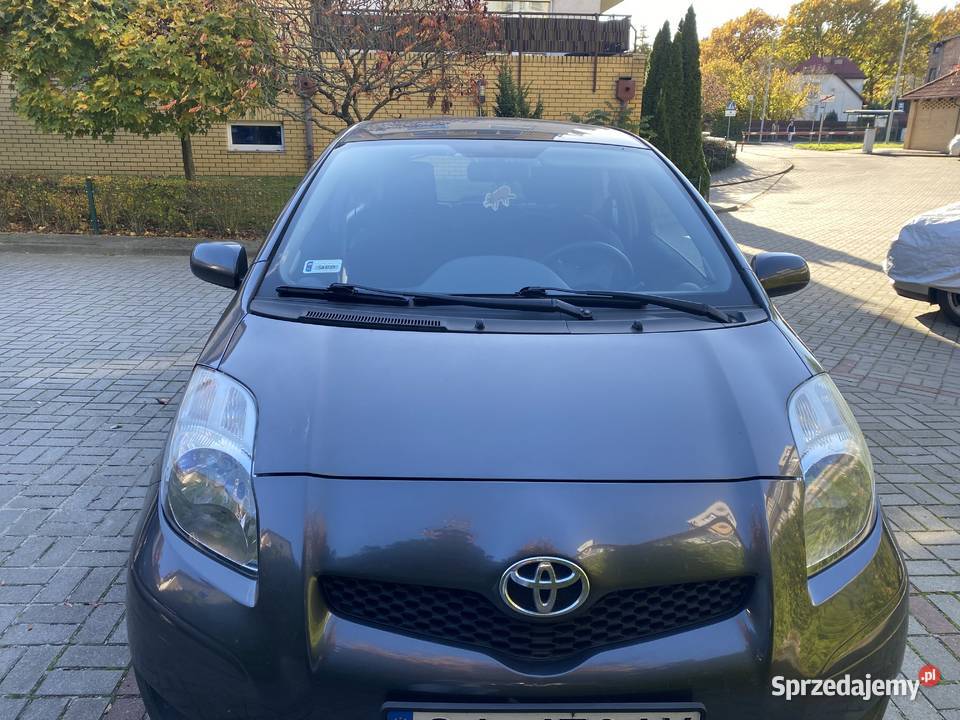 Ekonomiczną Toyota Yaris 10 benzyna 2009 stan b Gdynia sprzedam