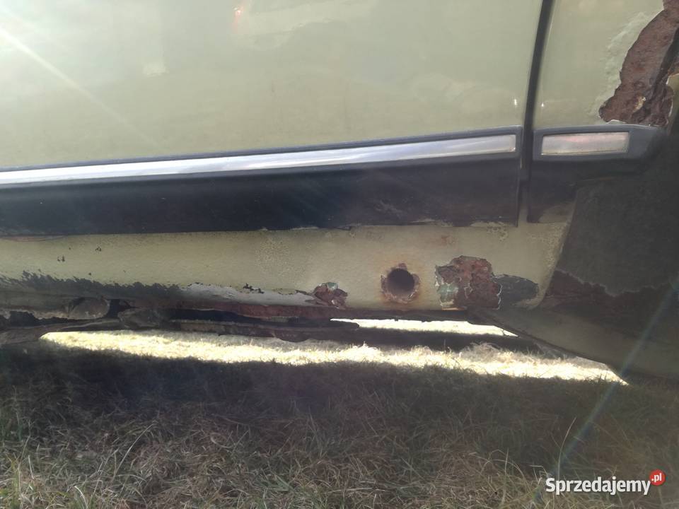 Listwy ozdobne dolne gumy Mercedes w123 osobowe Kosarzew-Stróża