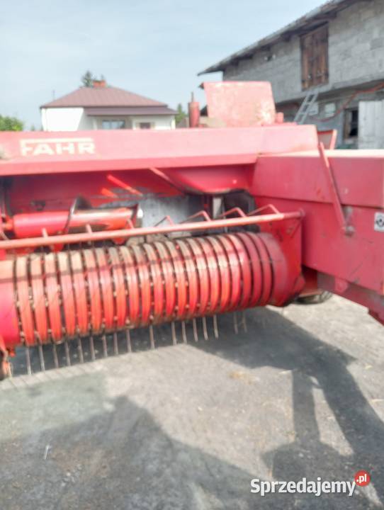 Prasa Fahr HD400 kostka wysokiegozgniotu Szczebrzeszyn
