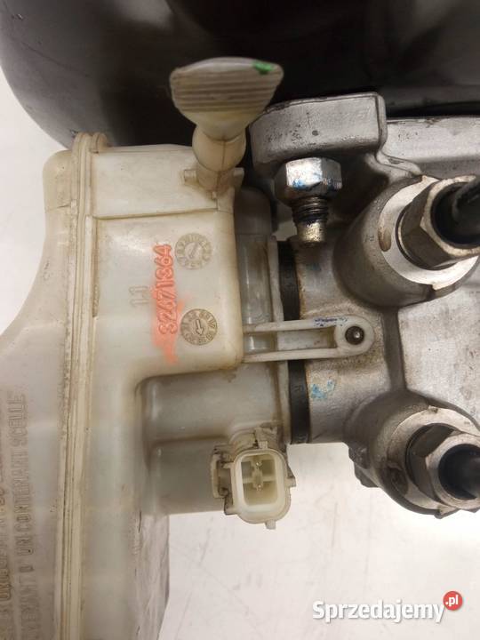 POMPA HAMULCOWA SERWO 32076246E Dodge Charger osobowe