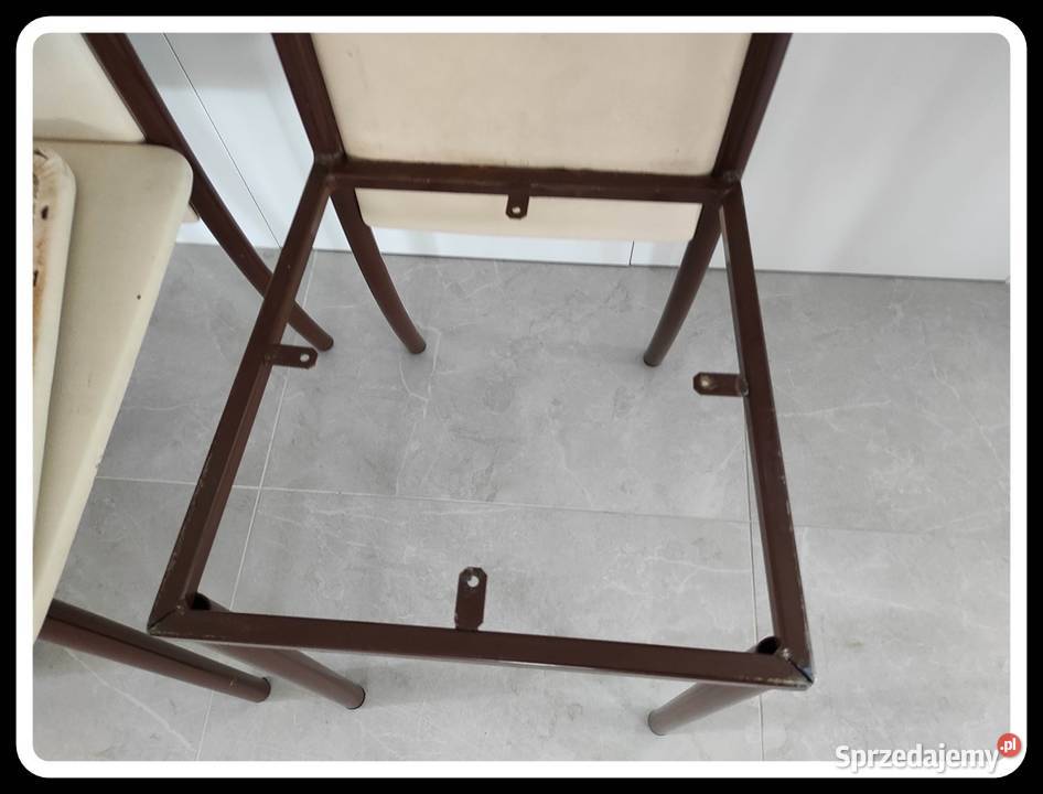 Krzesła metalowe z obiciem w eko skórze 4 sztuki sprzedam