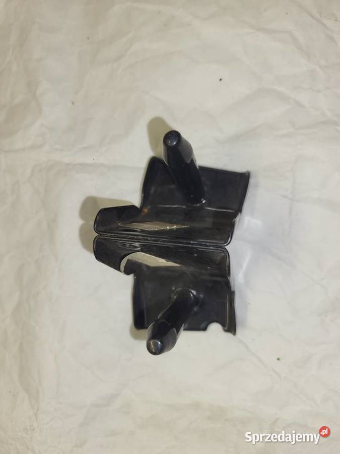 Wartburg 13 Nowe mocowania zderzaka tylnego para Piaseczno