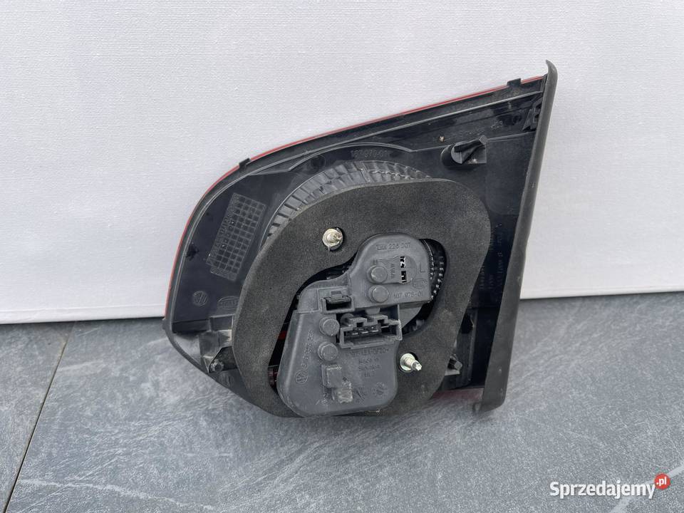 VW GOLF 6 LEWA LAMPA W KLAPĘ Ostroróg