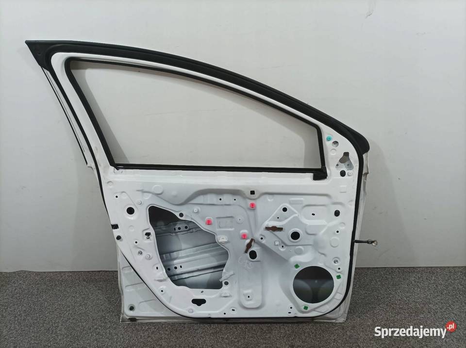 DRZWI LEWE PRZÓD 040 Toyota Yaris IV 2020 Rok produkcji 2022