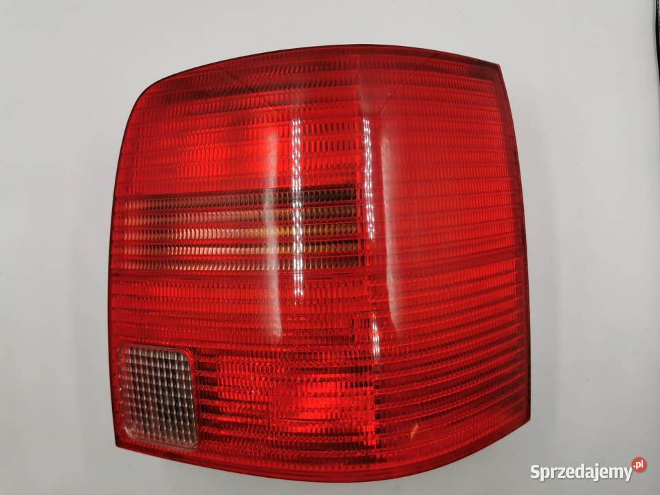 Lampa Prawy Tył Tylna Prawa VW Passat B5 Kombi lampy tylne Części samochodowe mazowieckie Wyszków