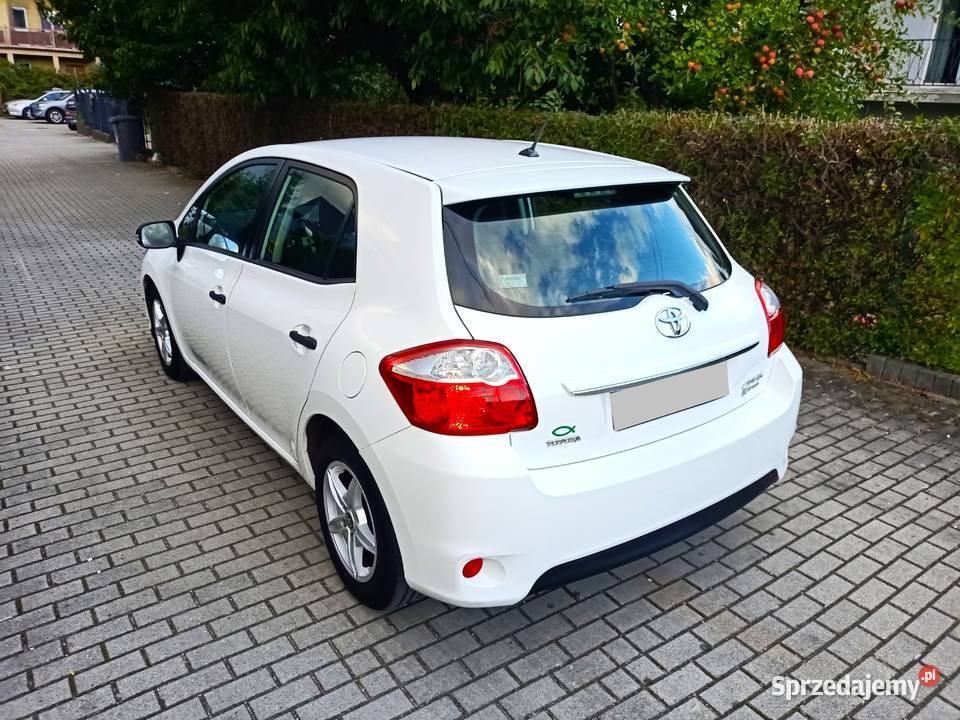 Toyota Auris 14 Diesel 2011r ładna Rok produkcji 2011 Biała Nyska
