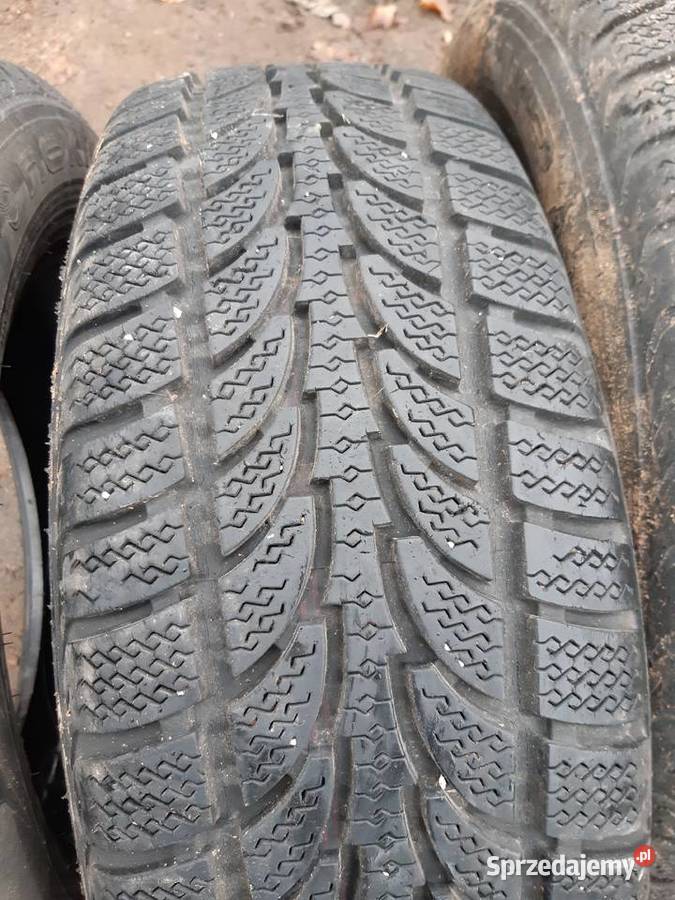 Opony zimowe Nokian 2256517 17cale