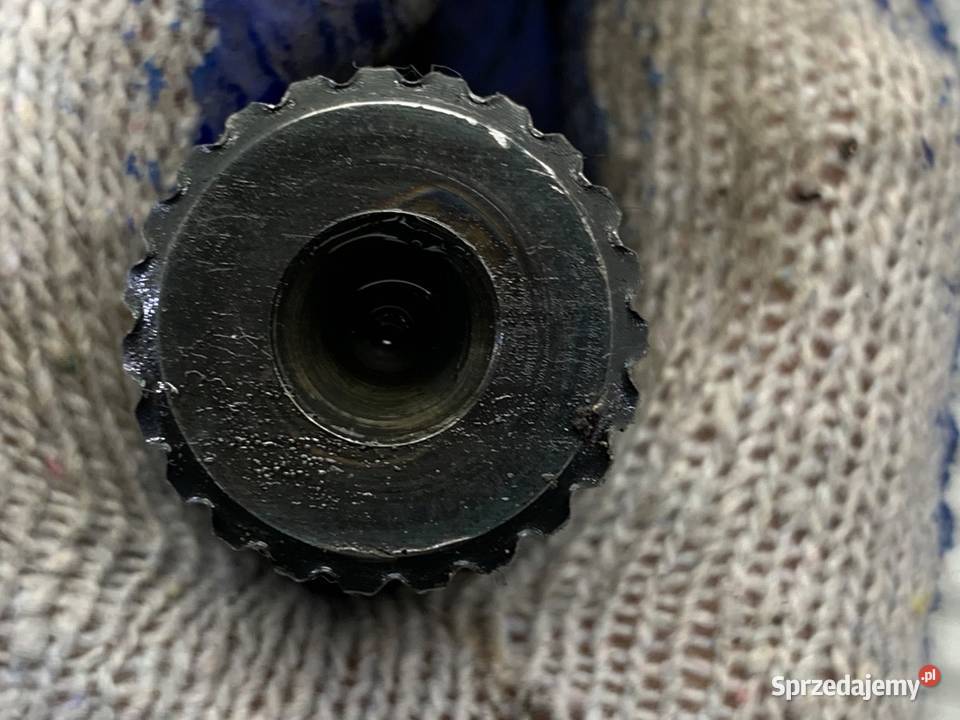 PÓŁOŚ PRAWY PRZÓD FORD FIESTA MK7 12 82 PRZEGUB