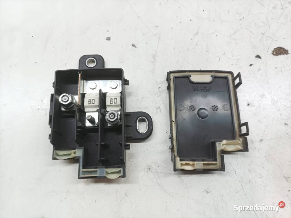 SKRZYNKA BEZPIECZNIKÓW 243113394R Renault