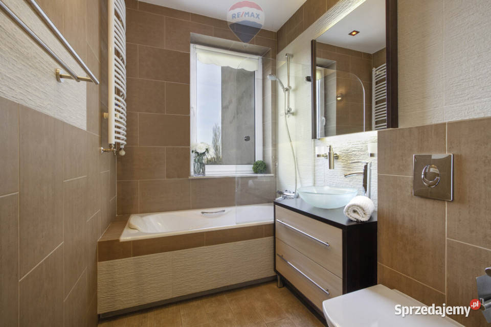 APARTAMENT WARTĄ BASEN SAUNA PARKING Rok budowy 2007 Poznań