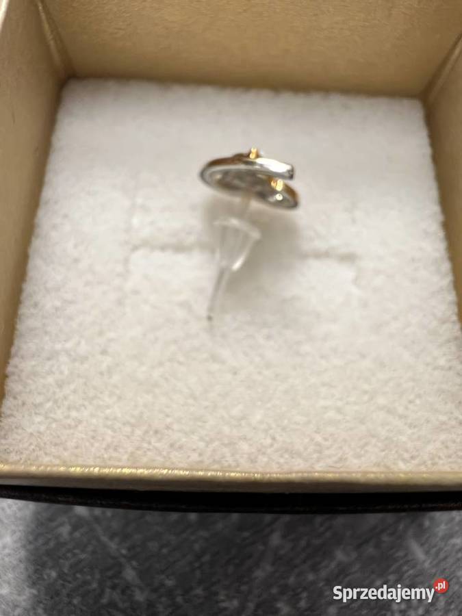 Kolczyk złoty z diamentem serce Jasło