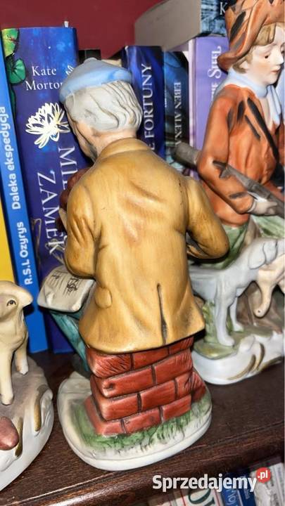 Figurka grajka skrzypce z nutami Piękna figurka