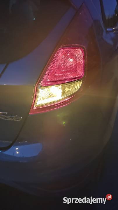 Sprzedam tylne lampy do Forda Fiesty Ecoboost manualna łódzkie Wieluń