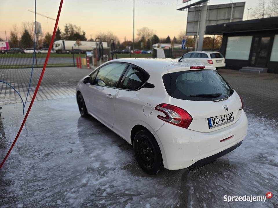 Peugeot 208 14hdi biały