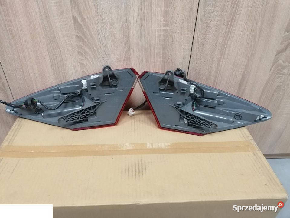 Honda Civic IX HB Lampa tył prawa lewa Kozubszczyzna