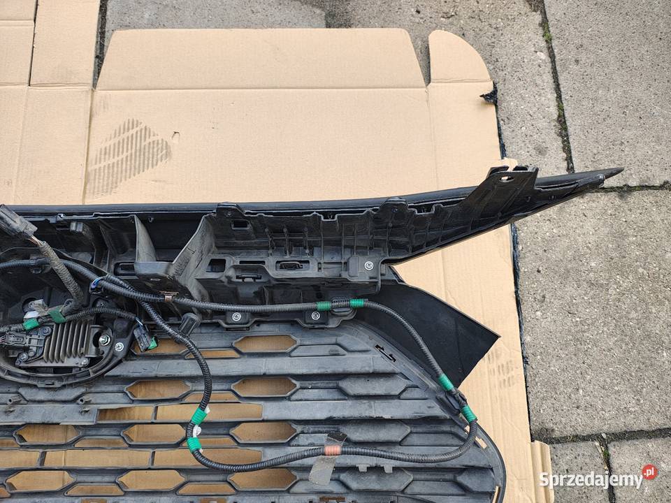 RAV4 grill atrapa radar wzmocnienie wspornik Turek sprzedam