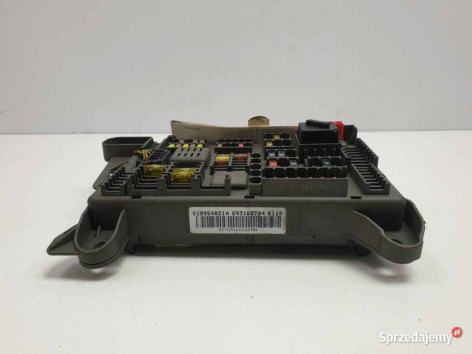 BMW X5 E70 lift 30 T 35i SKRZYNKA BEZPIECZNIKÓW Chełm