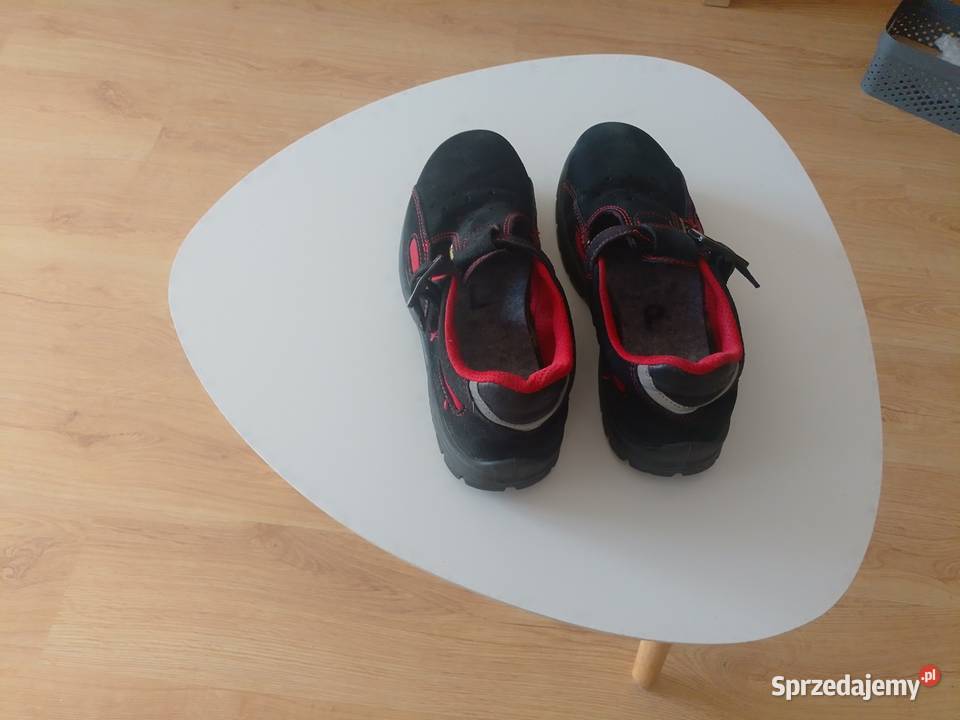 Sprzedam buty skórzane zamszowe czarny Ełk