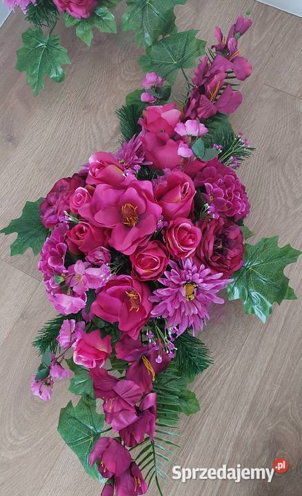 Kompozycja wiązanka stroik grób cmentarz Książenice