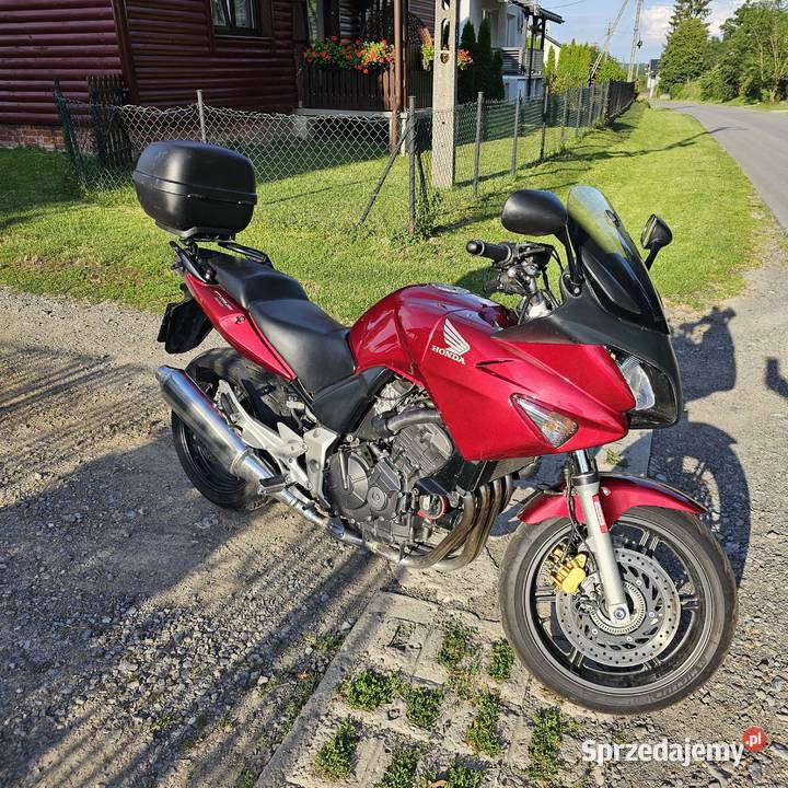 Honda CBF 600 rocznik 2006 zadbany pewny i nieuszkodzony Honda Zwiartów