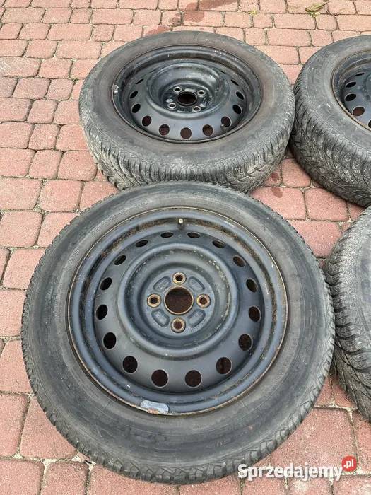 Sprzedam felgi stalowe 15 z kołpakami Toyota Nowa Sarzyna sprzedam