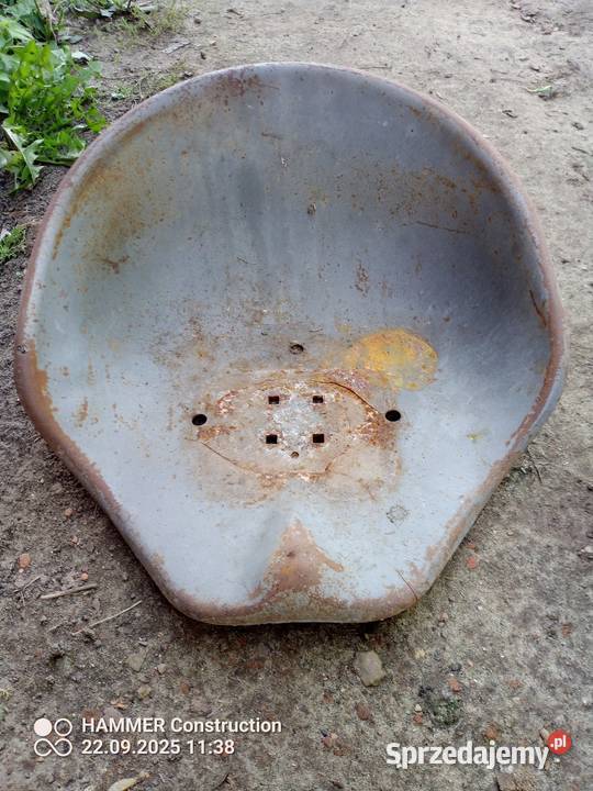 Siedziska metalowe rolnicze PRL loft hooker