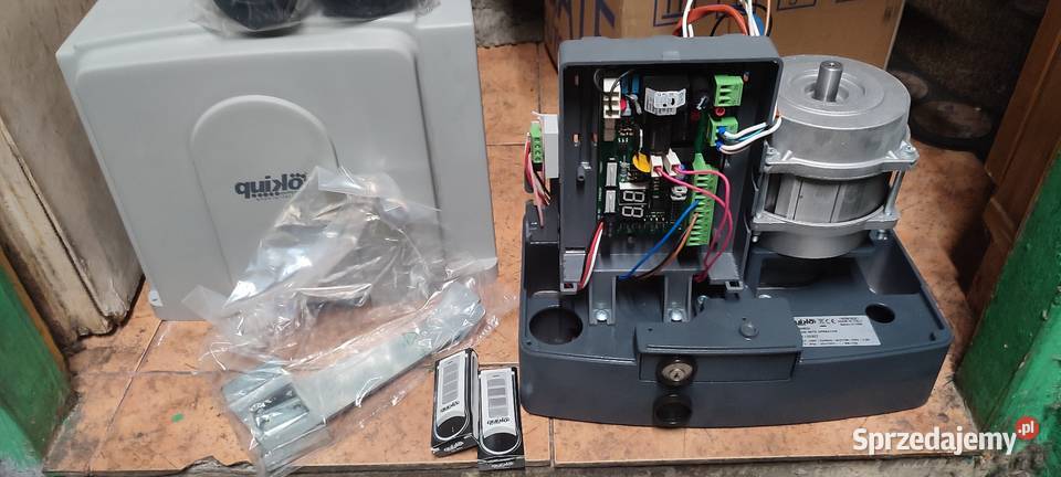 Naprawa montaż serwis siłowników do bramy