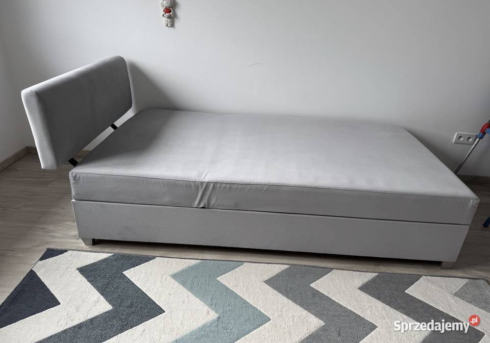 Tapczan z regulowanym zagłówkiem 110x200 Meble sprzedam