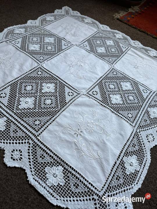obrus haftowany koronki kołkowe rękodzieło Zabrze