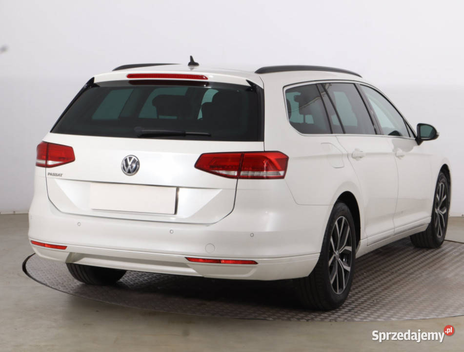 VW Passat 20 TDI biały mazowieckie