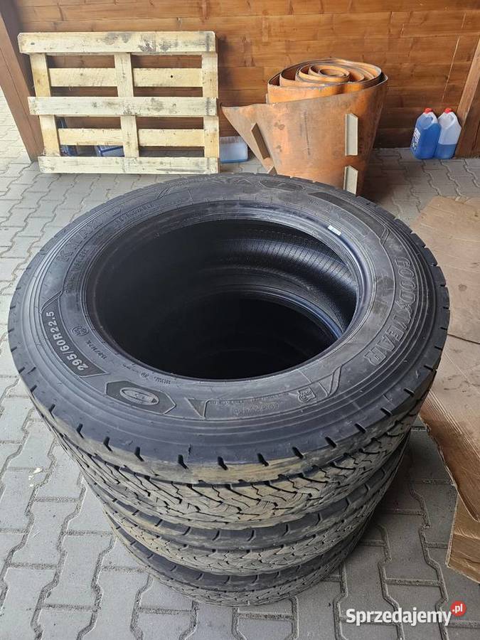 Opony 29550 R225