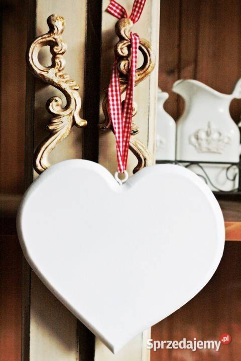 Duże drewniane serce na wstążce Poznań