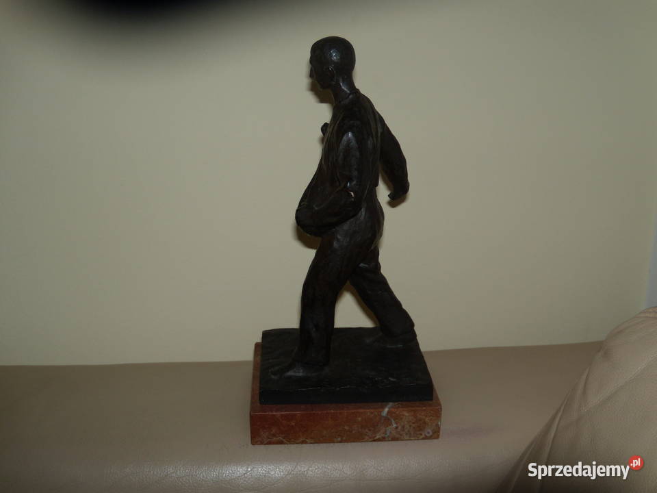 Rzeźba z brązu Siewca Warszawa