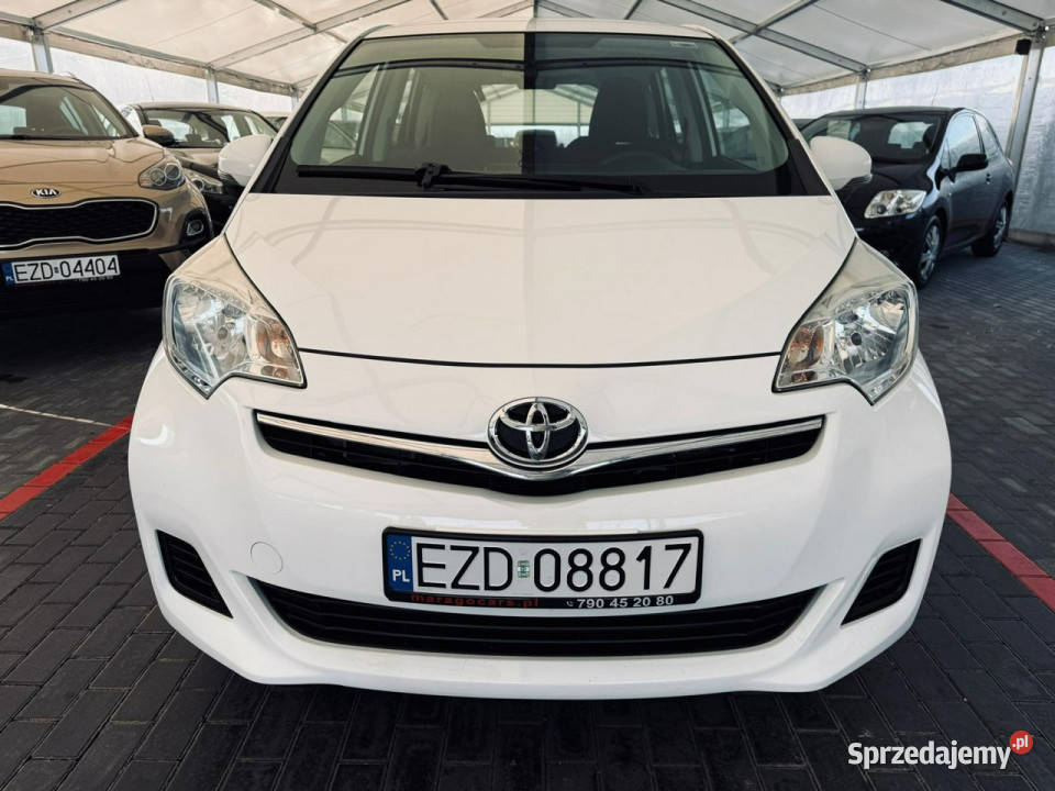 Toyota Verso S 13 Benzyna 100 6 Biegów lakier metallic Zduńska Wola sprzedam