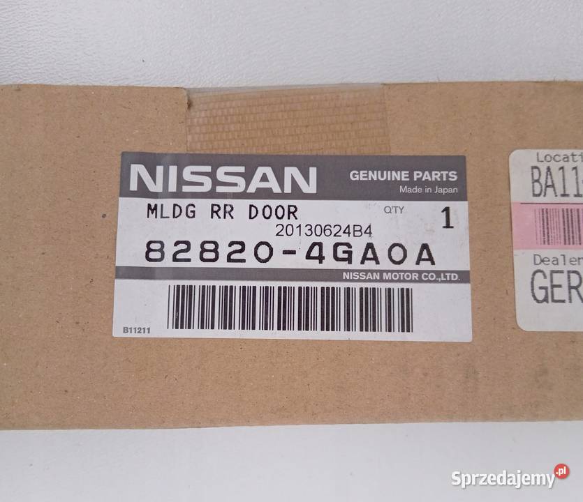 LISTWA ZGARNIAJĄCA DRZWI PRAWA TYŁ INFINITI Q50