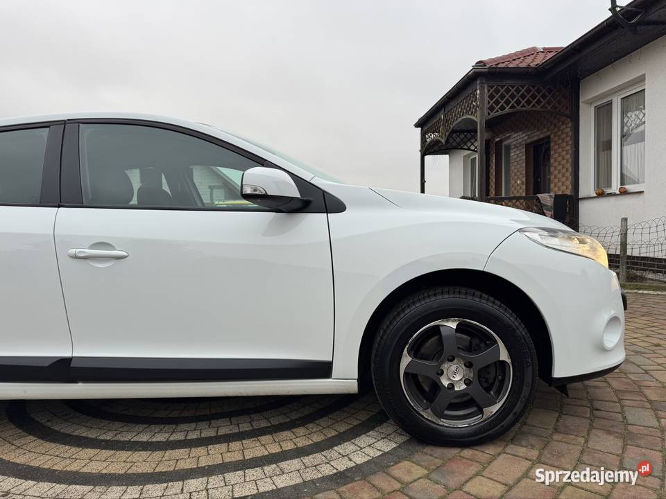 Renault Megane III 2009r 16 Benzyna 100 Megane Drezdenko