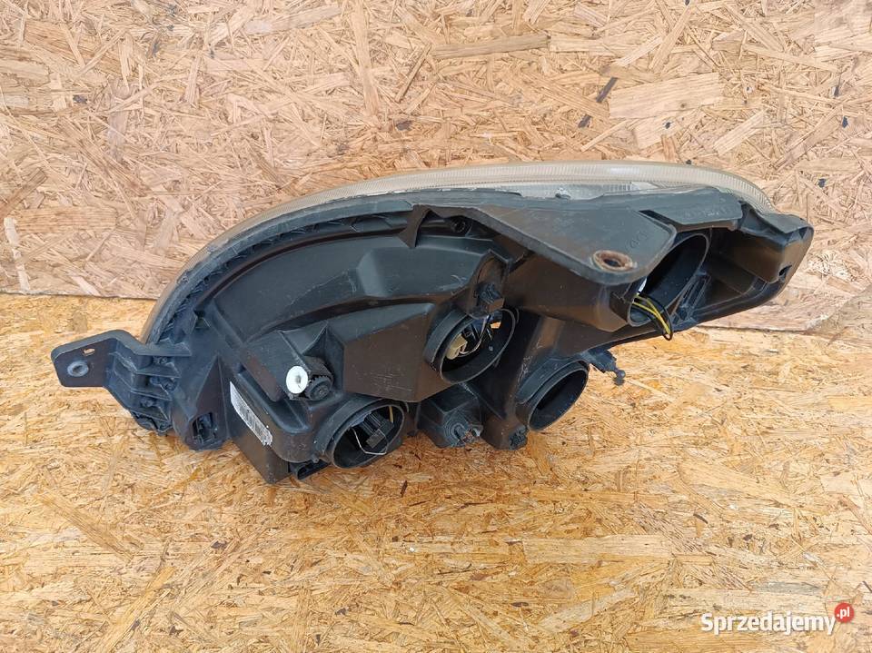 LAMPA PRAWY PRZÓD EU REFLEKTOR 69500010 IVECO Nowy Tomyśl sprzedam