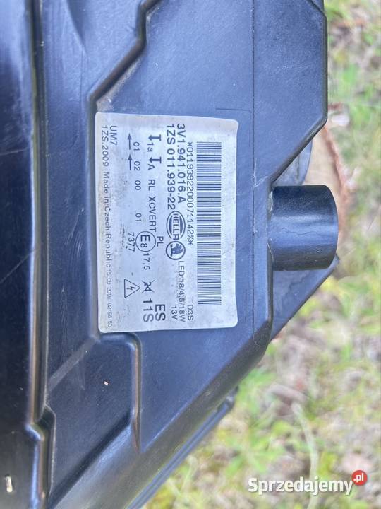 Lampa przednia prawa Skoda Superb III 1519 Świdnik