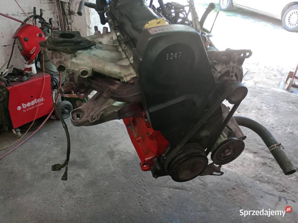 Silnik kapitalnym remoncie z Audi 80 B4 z Dalików