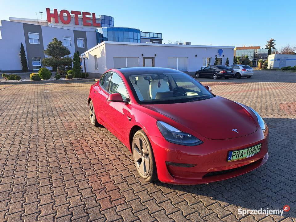Tesla 3 SR 2022r lift bateria lfp mały przebieg Model 3 Rawicz