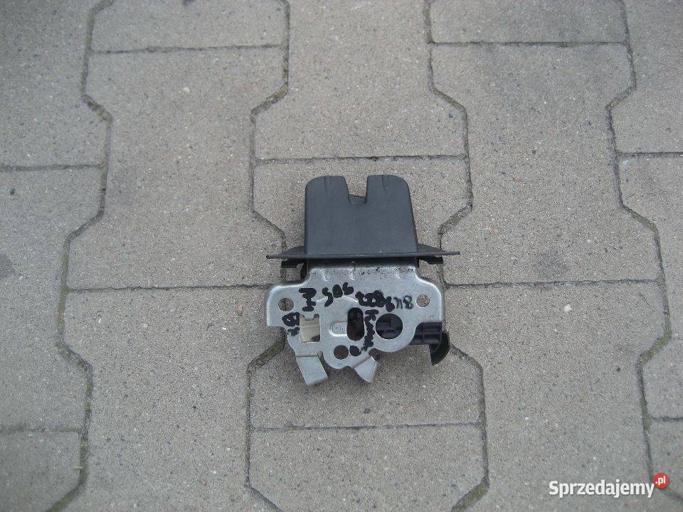 audi a4 b8 kombi zamek klapy bagażnika 8k9827505 osobowe