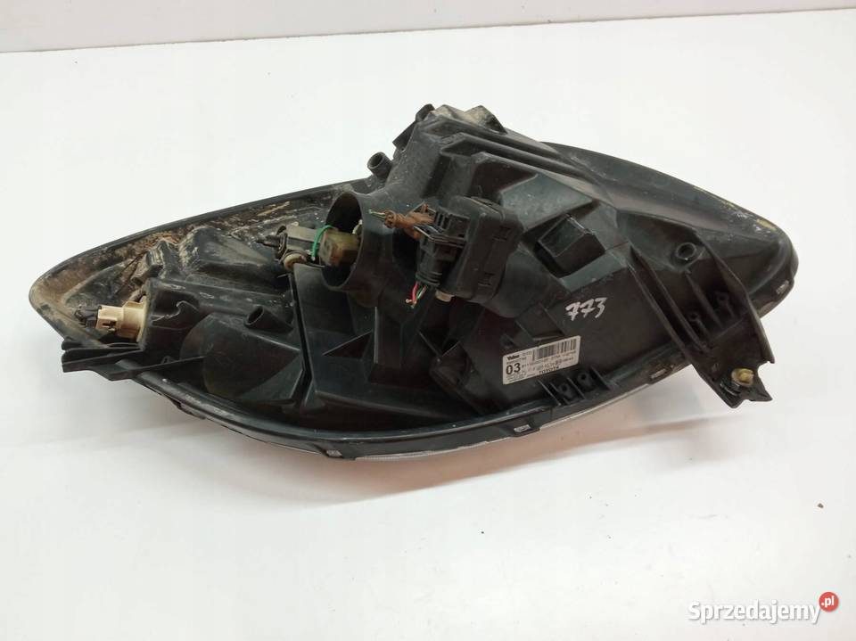 LAMPA PRZÓD PRAWA EUROPA 89900736 811100D120